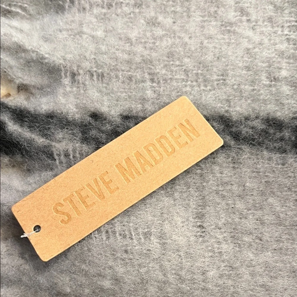 Steve Madden Gray and Black Winter Wool Scarf NEW Size OS
